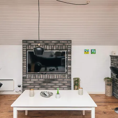 6 Person In * Blåvand