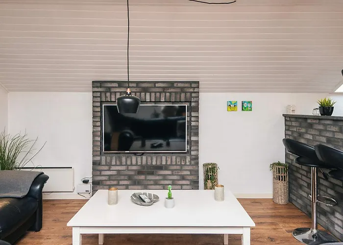 6 Person In * Blåvand