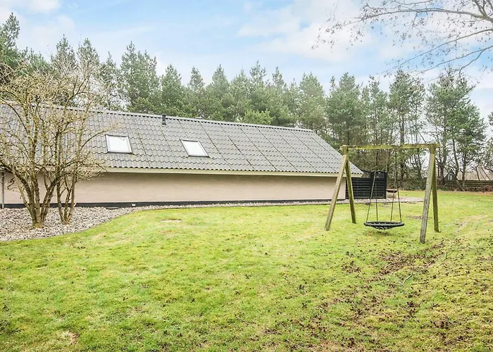 6 Person In * Blåvand