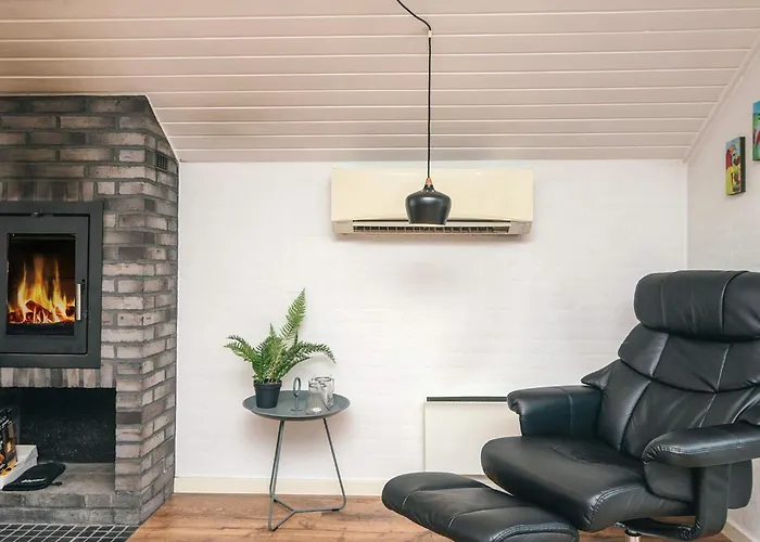 6 Person In Blåvand